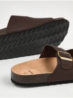 صندل طبی جورج انگلیس Brown Double Buckle Flatbed Sandals - تصویر 3