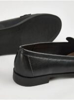 کفش جورج انگلیس Black Snaffle Chain Slim Loafers - Image 3