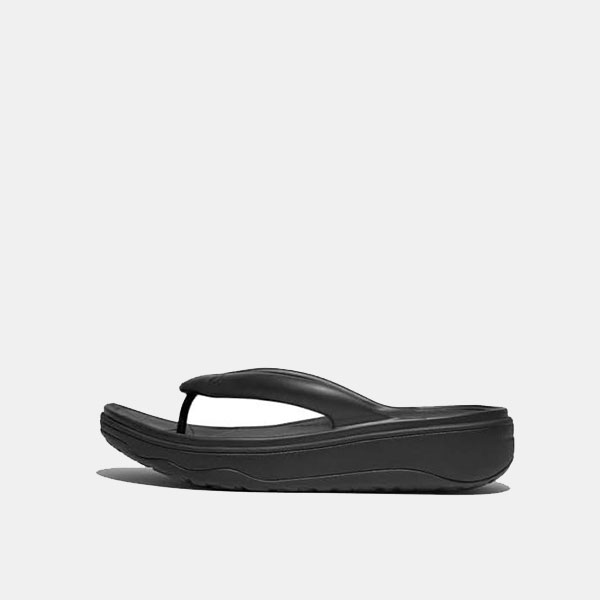 black-fitflop-lulu-leather-toe-post-sandals