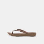 fitflop-brown-iqushion-ergonomic-toe-post-sandals