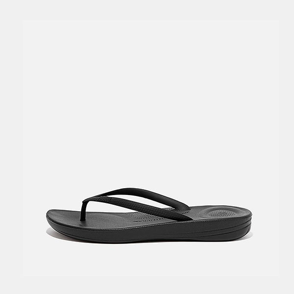 4 fitflop-black-iqushion-ergonomic-toe-post-sandals