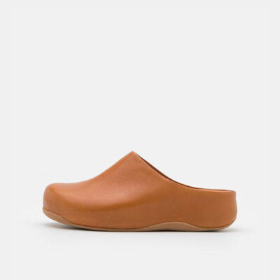 brown-fitflop-shuv-leather-clogs