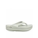 اسلیپرلاانگشتی زنانه اوفوس پسته ای کم رنگ OOFOS Women’s OOlala Sandal