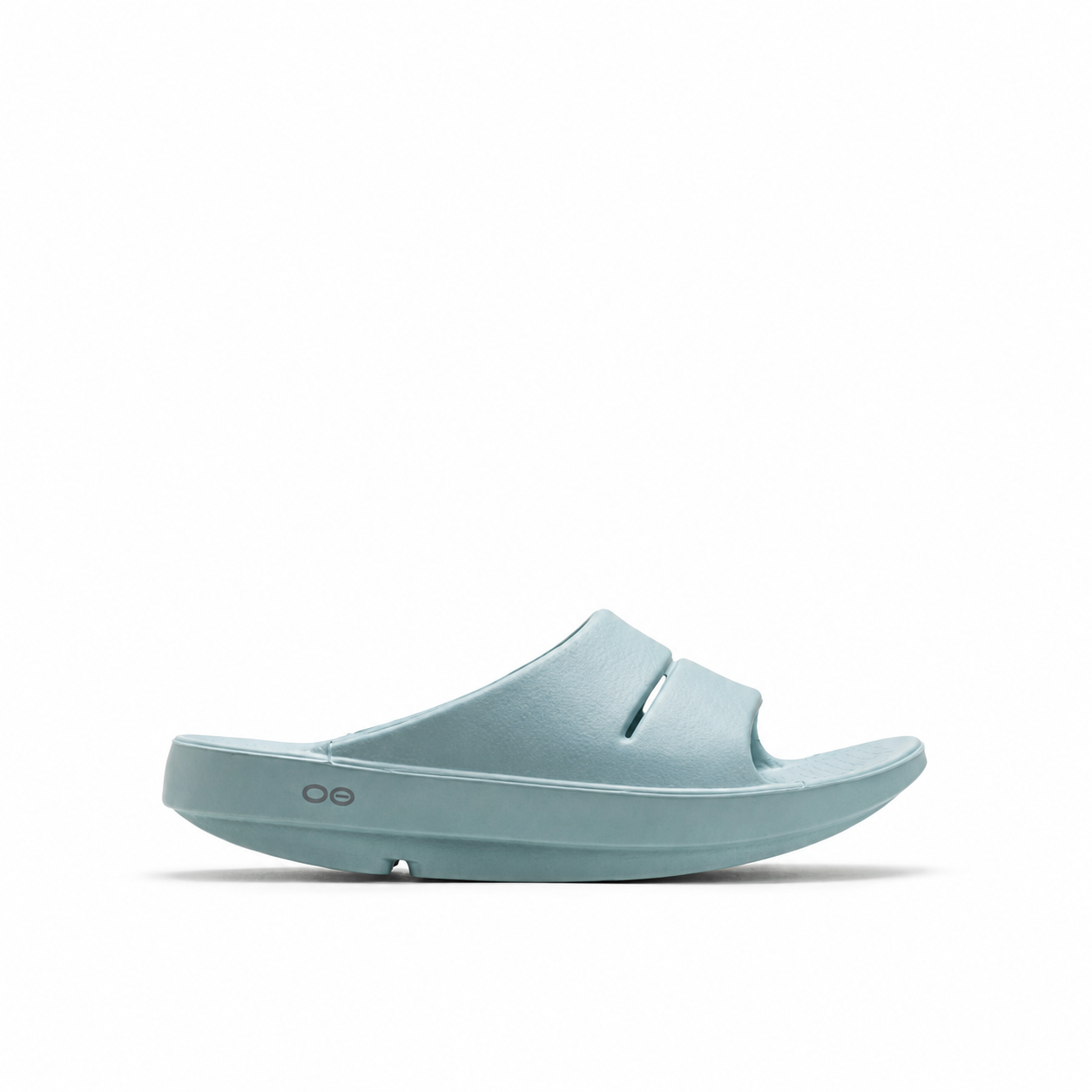 r2 اسلیپر زنانه اوفوس OOFOS OOahh Sport Flex Slide – Ice Blue - Image 1